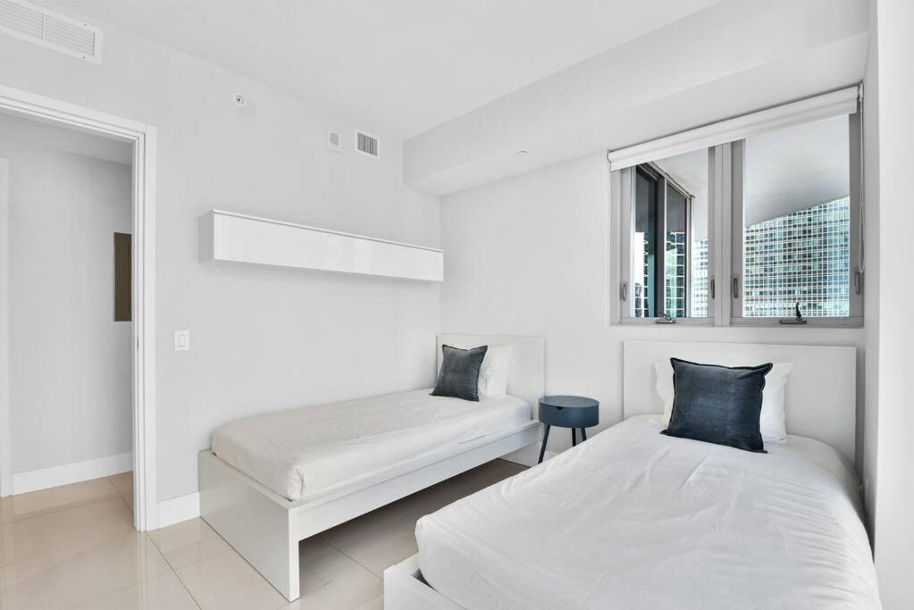 Lovely Upscale Condo Gorgeous View 2Bd 2Bath In Brickell 마이애미 외부 사진