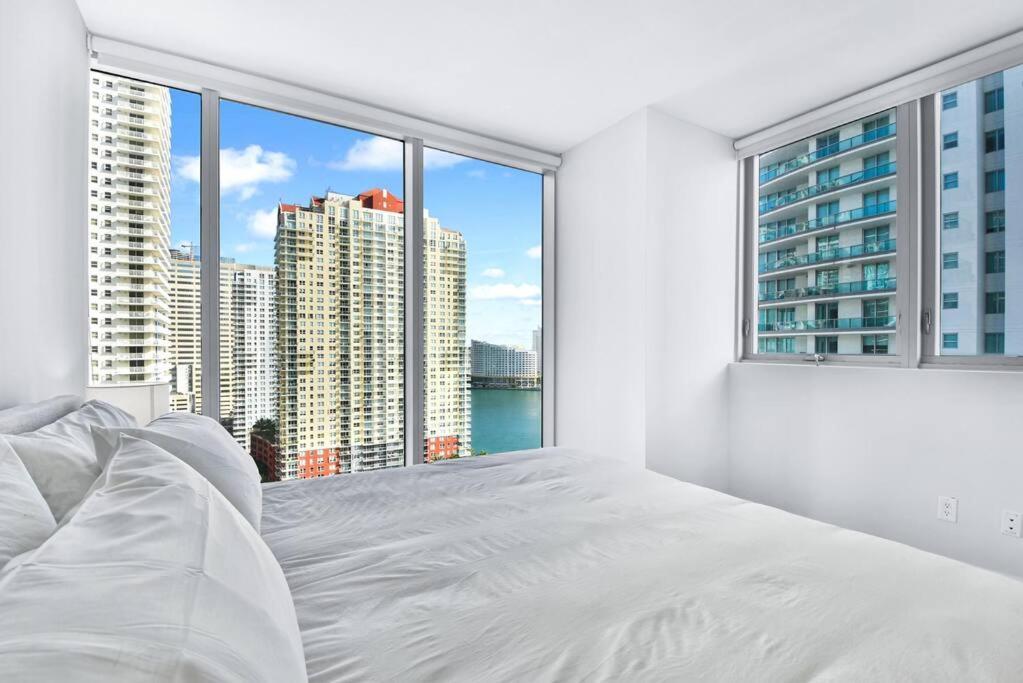 Lovely Upscale Condo Gorgeous View 2Bd 2Bath In Brickell 마이애미 외부 사진