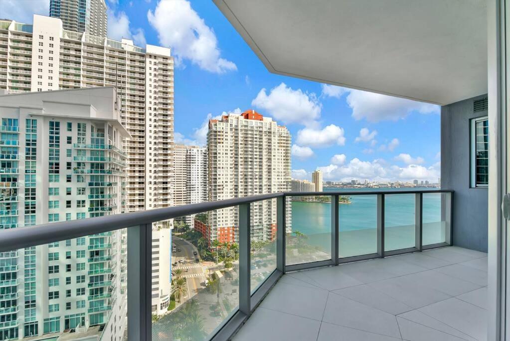 Lovely Upscale Condo Gorgeous View 2Bd 2Bath In Brickell 마이애미 외부 사진